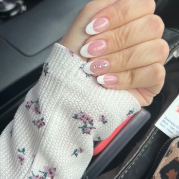 NT Nail Spa - Gel French tip on my natural nail - Nail Salons Near Me - Modesto, California NT Nail Spa - Gel French tip on my natural nail - Nail Salons Near Me - Modesto, California