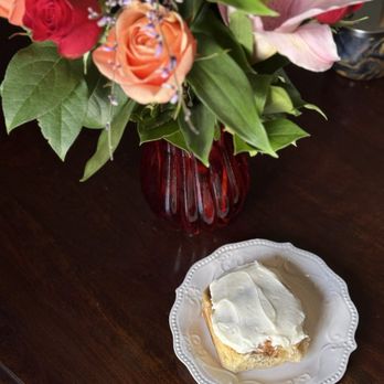 Wise County Biscuits - Cinnamon roll - Food Stands Near Me - Pittsburgh, Pennsylvania