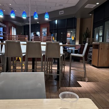 Habit Burger & Grill - Inside - Salad Near Me - San Jose, California Habit Burger & Grill - Inside - Salad Near Me - San Jose, California