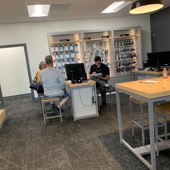 Verizon - During 30 minutes in the store store agent Drayson did not comply with company policy and state public health regulations requiring masks. - Mobile Phones Near Me - Kalispell, Montana Verizon - During 30 minutes in the store store agent Drayson did not comply with company policy and state public health regulations requiring masks. - Mobile Phones Near Me - Kalispell, Montana