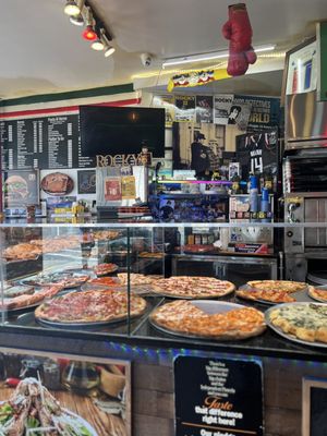 Rocky's Pizzeria & Resturant by null