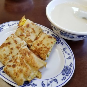 Yung Ho Restaurant - Egg Roll and a hot bowl of Soybean Milk! - Taiwanese Near Me - Arcadia, California Yung Ho Restaurant - Egg Roll and a hot bowl of Soybean Milk! - Taiwanese Near Me - Arcadia, California