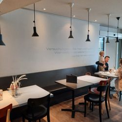Suters Meile - Seating area (in the back)