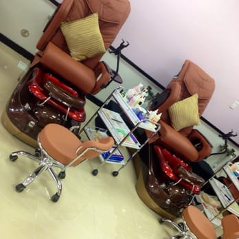 Picasso Nails & Hair - Pedicure chairs...you'll enjoy an awesome massage. - Nail Salons Near Me - Houston, Texas Picasso Nails & Hair - Pedicure chairs...you'll enjoy an awesome massage. - Nail Salons Near Me - Houston, Texas