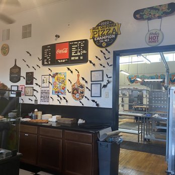 Hella Pie Pizza - Counter & kitchen area - Pizza Near Me - Tracy, California