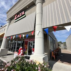 Zaza Juice - Outdoor with patio