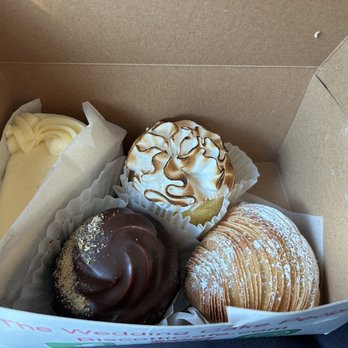 Biscotti Cafe & Pastry Shop - Bakeries Near Me - Syracuse, New York