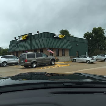 Subway - Nice free standing Subway in Warrenton, MO - Sandwiches Near Me - Warrenton, Missouri