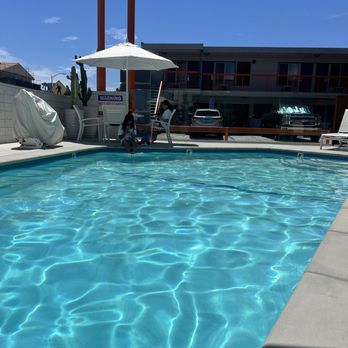 The Tangerine - Hotels Near Me - Burbank, California