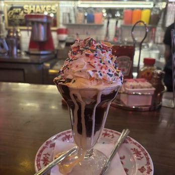 Eleven City Diner - Sundae - Diners Near Me - Chicago, Illinois