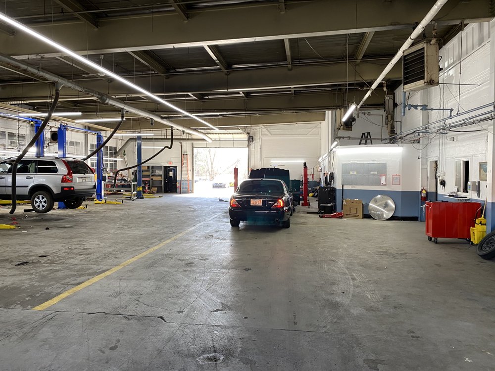 GREEN AUTO PLUS Updated October 2024 17 Photos 1724 Main St