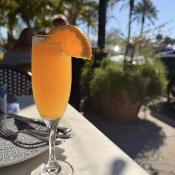 Café On St. Armands - Endless mimosas - Desserts Near Me - Sarasota, Florida Café On St. Armands - Endless mimosas - Desserts Near Me - Sarasota, Florida