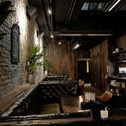 Bee's Knees & Honey Lounge - Interior