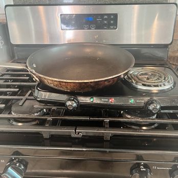 BeachBox Vacation Rentals - Hot plate we had to use to cook our meals because stove was broken. - Vacation Rentals Near Me - Galveston, Texas