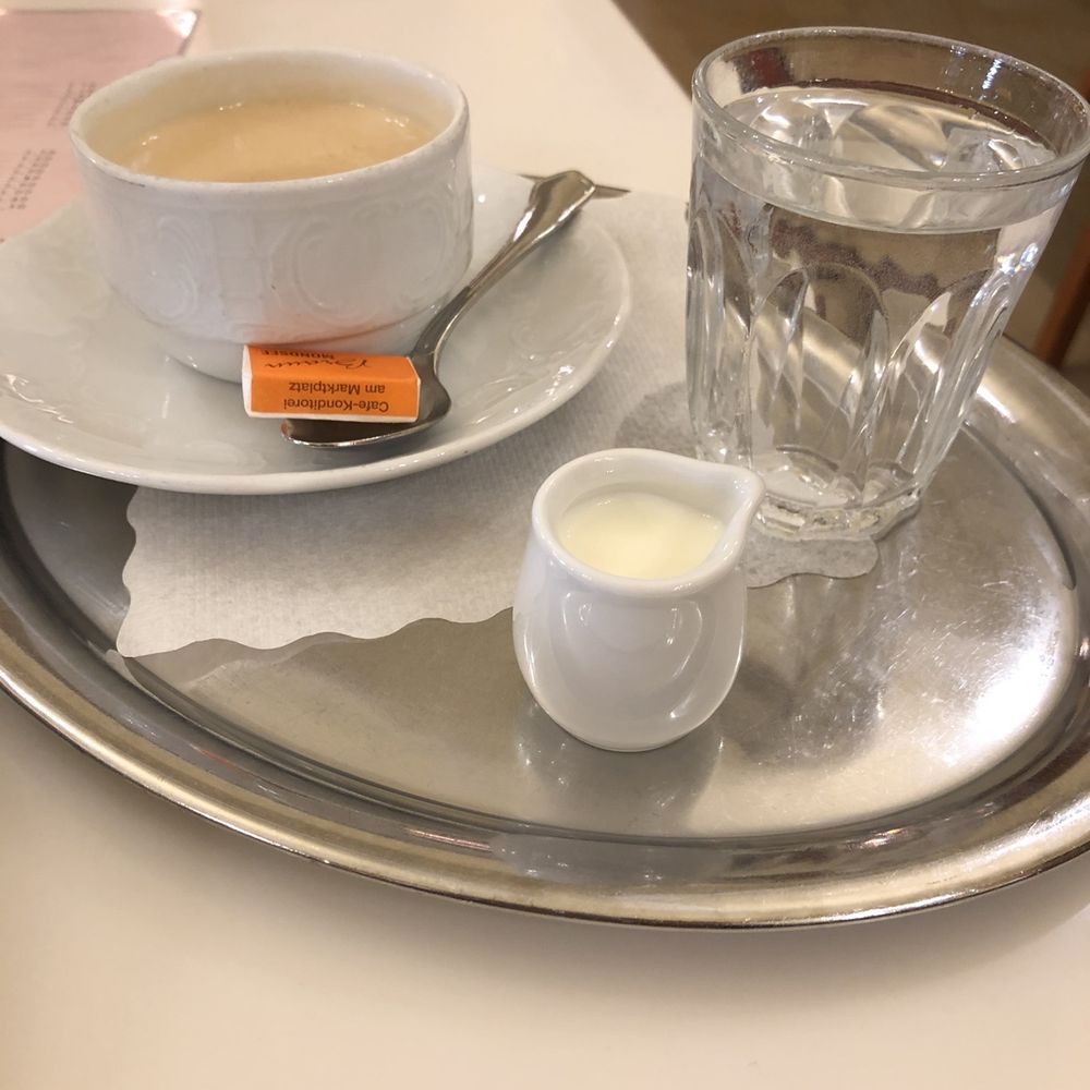 Cafe-Konditorei Braun - Coffee - Patisserie/Cake Shop Near Me - Mondsee, 4