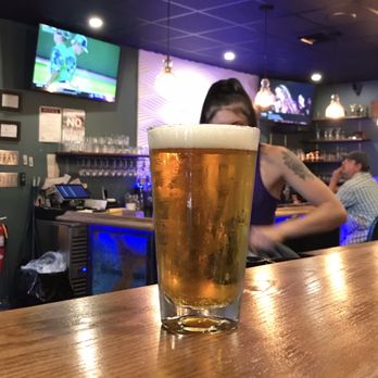 Bluegills Bar And Grill - Tröegs Perpetual IPA - American Near Me - Alexandria, Pennsylvania Bluegills Bar And Grill - Tröegs Perpetual IPA - American Near Me - Alexandria, Pennsylvania
