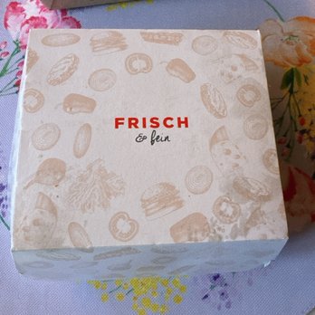 Asllani's Corner - To go box for burger - Burgers Near Me - Interlaken, BE