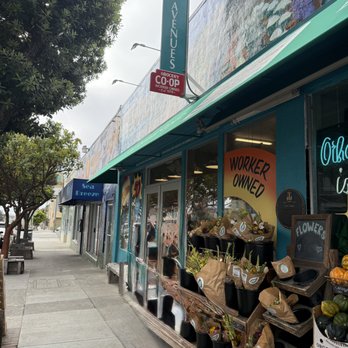 Other Avenues - Interior - Grocery Near Me - San Francisco, California
