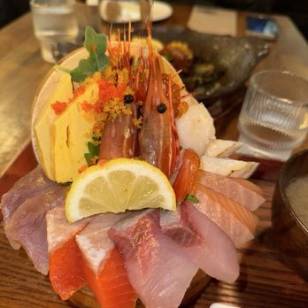 Raisu - Deluxe Seafood bowl - Japanese Near Me - Vancouver, British Columbia