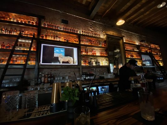 Paddock & Whisky by null