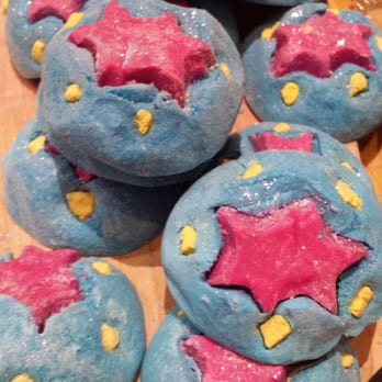 Lush - Bath Bomb - Cosmetics & Beauty Supply Near Me - Lynnwood, Washington