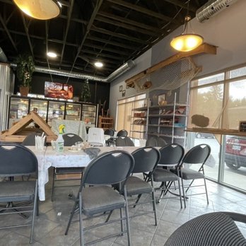Maggie's Seafood Market - Not exactly popular. - Fish & Chips Near Me - Nanaimo, British Columbia