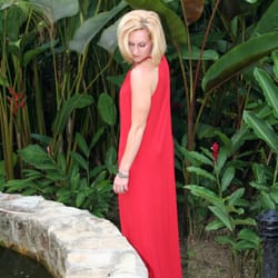 Urban Darling - Chicago - Kathrine, your Chicago Darling, is a master of melding classic cool with contemporary chic.