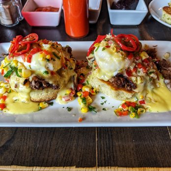 Red Light Lounge - Verde Eggs Benedict - New American Near Me - Tucson, Arizona