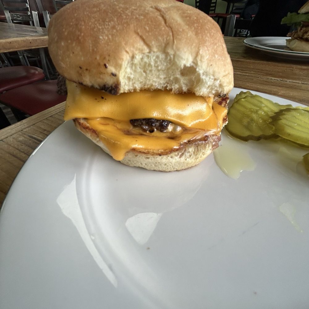 Pierce Creek - Moobile double smash patty with American cheese - Burgers Near Me - Creve Coeur, Missouri Pierce Creek - Moobile double smash patty with American cheese - Burgers Near Me - Creve Coeur, Missouri