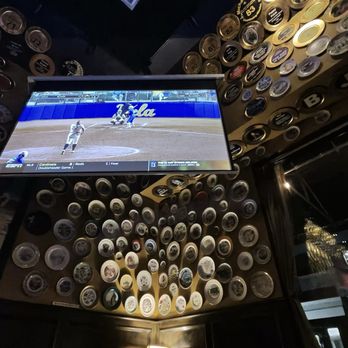 Flying Saucer Draught Emporium - New American Near Me - Houston, Texas