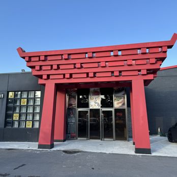 Dragon Legend - 2024-05-25. Dragon Legend. Markham, ON. Front entrance. Free parking is available. - Chinese Near Me - Markham, Ontario