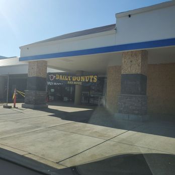 Daily Donut - the front of a store - Donuts Near Me - Grass Valley, California
