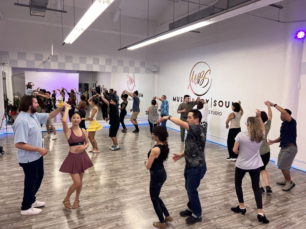 Honolulu Salsa And Bachata Dance Academy Logo