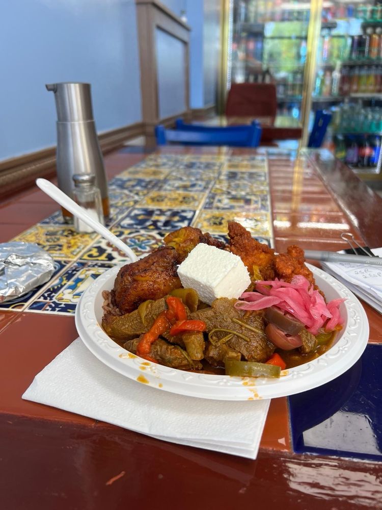 Deli Pupuseria Salvadorena — Mexican restaurant in Cutler Bay