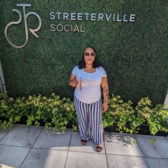 Streeterville Social - Cocktail Bars Near Me - Chicago, Illinois