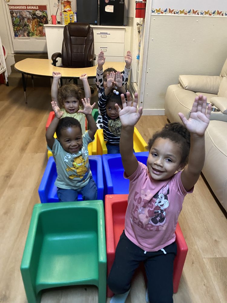 Rashida Little Champs DayCare - childcare center in Bellevue, WA