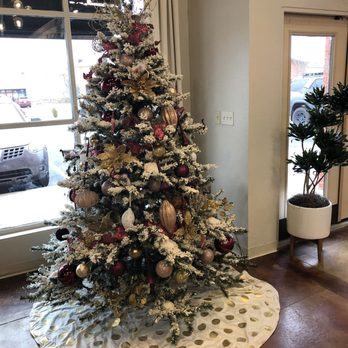 Bombshell Beauty Bar - So cute inside - Hair Stylists Near Me - Edmond, Oklahoma Bombshell Beauty Bar - So cute inside - Hair Stylists Near Me - Edmond, Oklahoma