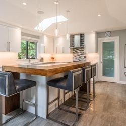 Mid-Island Cabinets - Photo