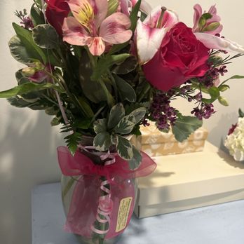 Pampered Lady Florist - Flower Arrangement - Florists Near Me - Altadena, California