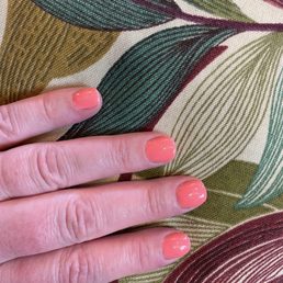 Gel manicure in coral reef dnd 556 Gel manicure in coral reef dnd 556