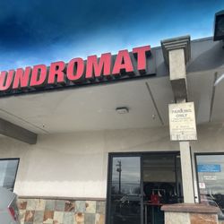 Laundromat - Business Logo