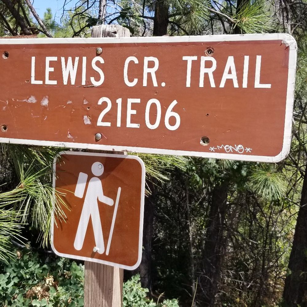 Trail head off 41 Trail head off 41