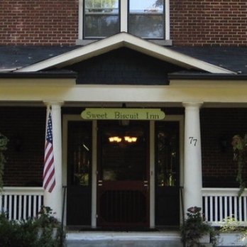 Sweet Biscuit Inn - Bed & Breakfast Near Me - Asheville, North Carolina Sweet Biscuit Inn - Bed & Breakfast Near Me - Asheville, North Carolina