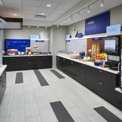 Holiday Inn Express & Suites Windsor East - Lakeshore