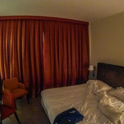 Una Hotel - Letto matrimoniale