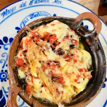Ah Carbon! - Queso fundido con chorizo - Mexican Near Me - Playa del Carmen, ROO Ah Carbon! - Queso fundido con chorizo - Mexican Near Me - Playa del Carmen, ROO