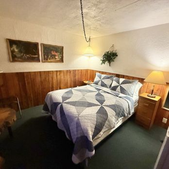 Pioneer Motel - Hotels Near Me - West Yellowstone, Montana Pioneer Motel - Hotels Near Me - West Yellowstone, Montana