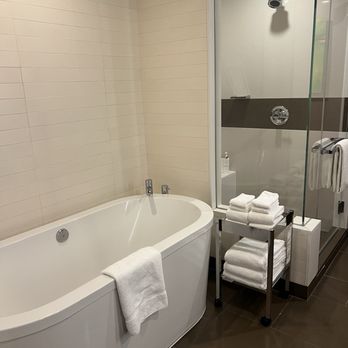 Vdara - yay for tub. - Resorts Near Me - Las Vegas, Nevada Vdara - yay for tub. - Resorts Near Me - Las Vegas, Nevada