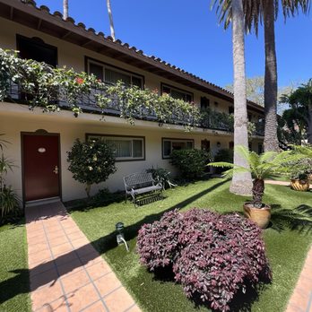 Inn by the Harbor - Courtyard - Hotels Near Me - Santa Barbara, California Inn by the Harbor - Courtyard - Hotels Near Me - Santa Barbara, California