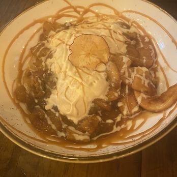 Braised Kitchen And Catering - Apple cobbler a la mode - Caterers Near Me - Tulare, California